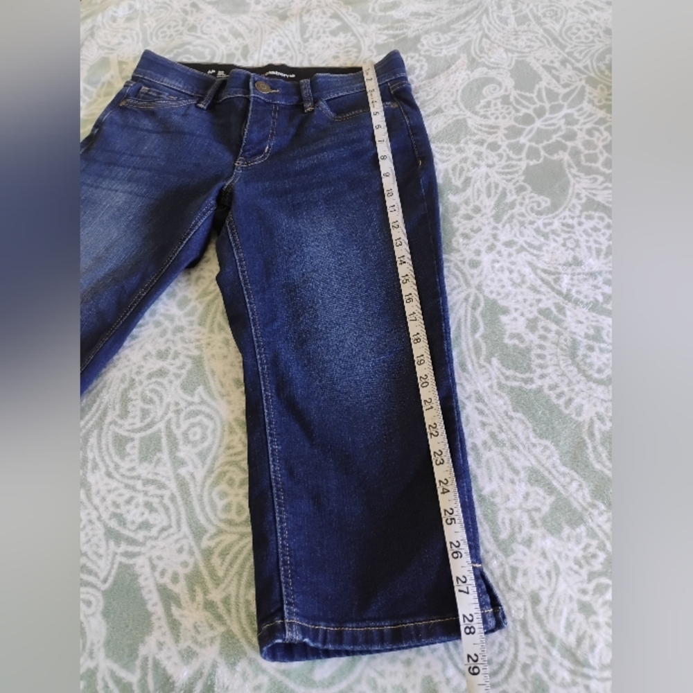 Liz Claiborne Women's Dark Blue Cropped Capris Jeans - Picture 4 of 5